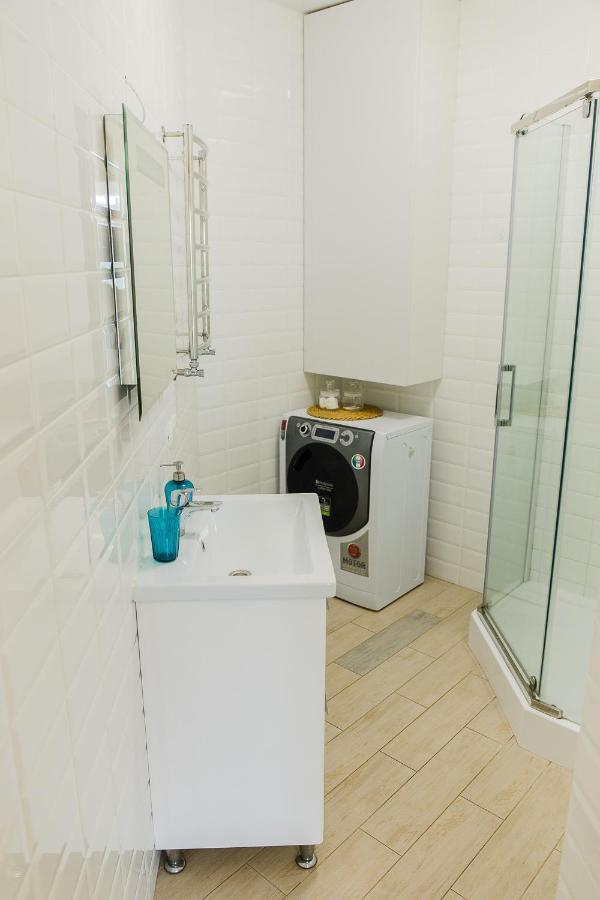 Skandi Apartment Near The Park Irpin Buitenkant foto